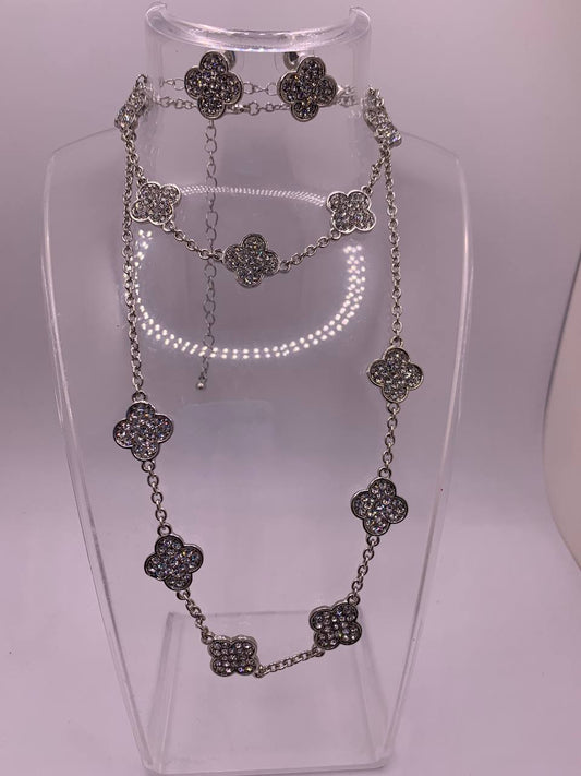 Silver Clover Jewelry Set